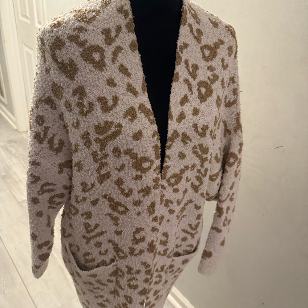 Chic Leopard Print Cardigan